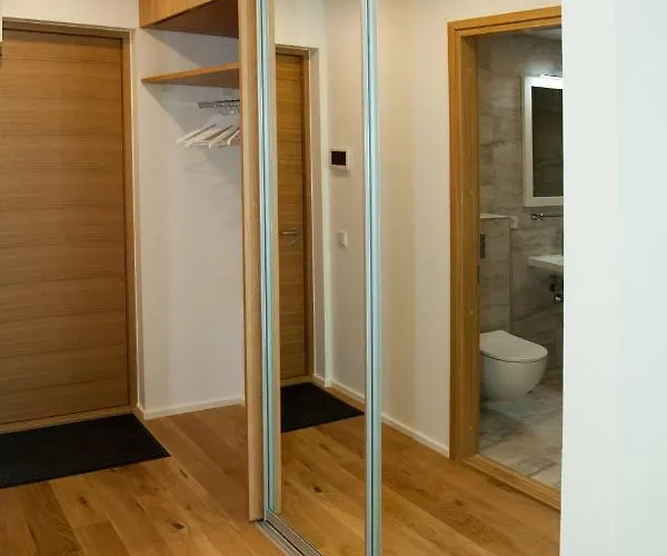 Riverside 3 아파트 *